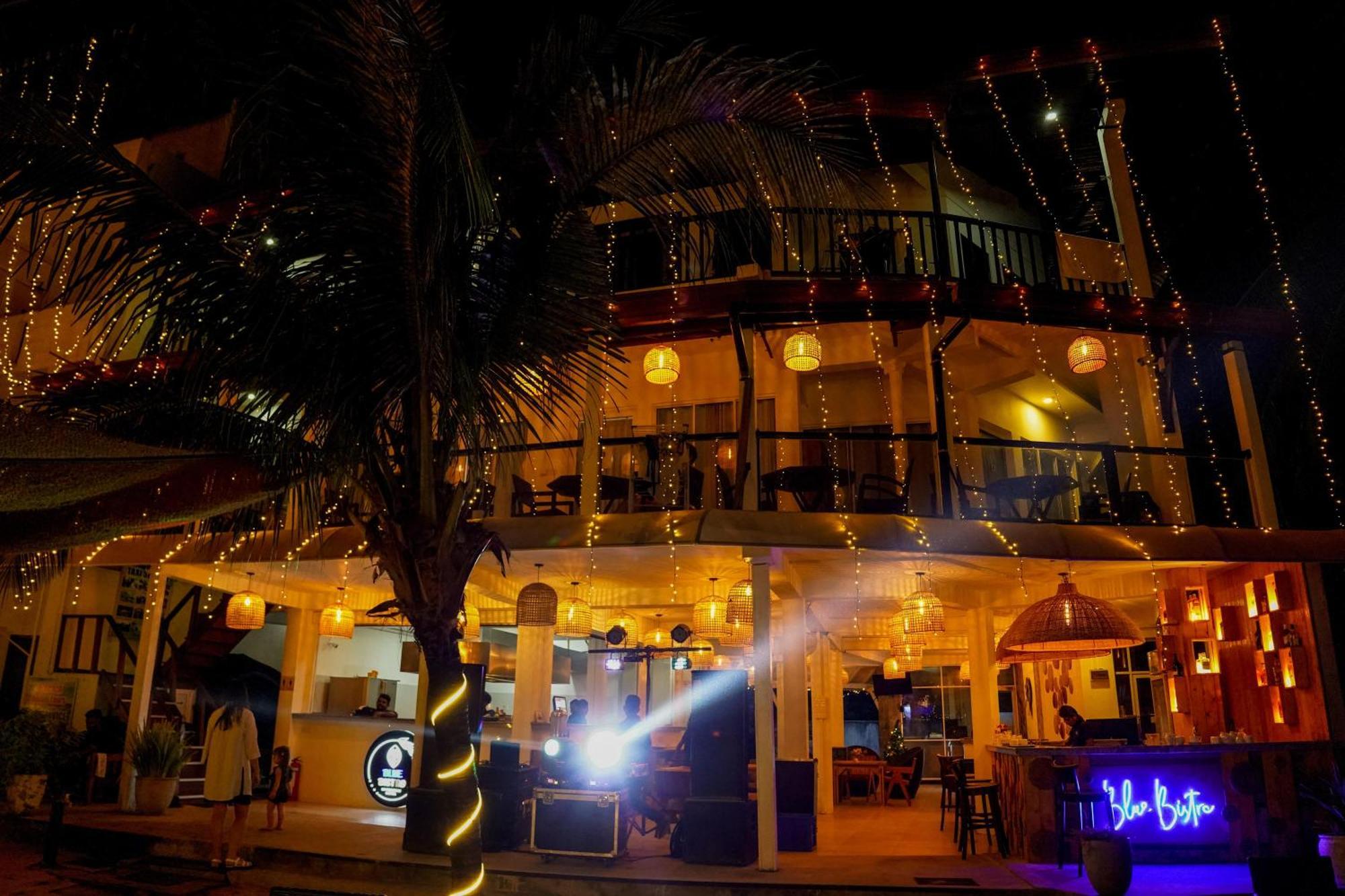 Peacock Beach Hotel Unawatuna Exterior photo