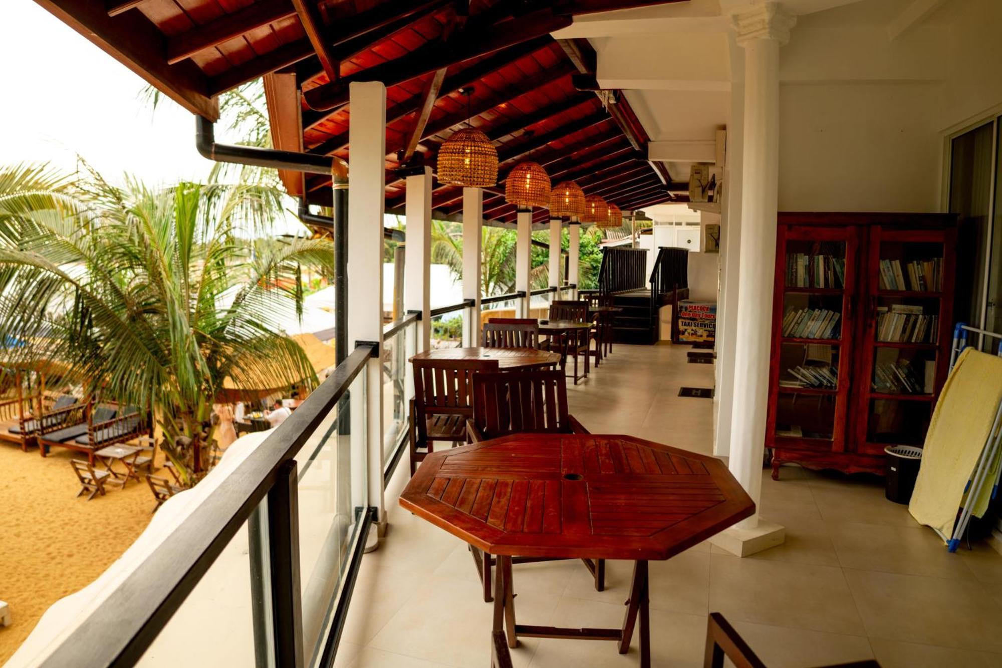 Peacock Beach Hotel Unawatuna Exterior photo